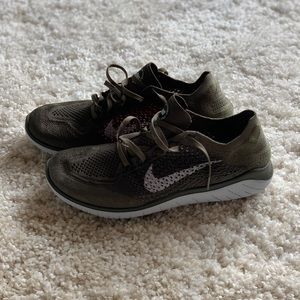 Nike running shoes - green